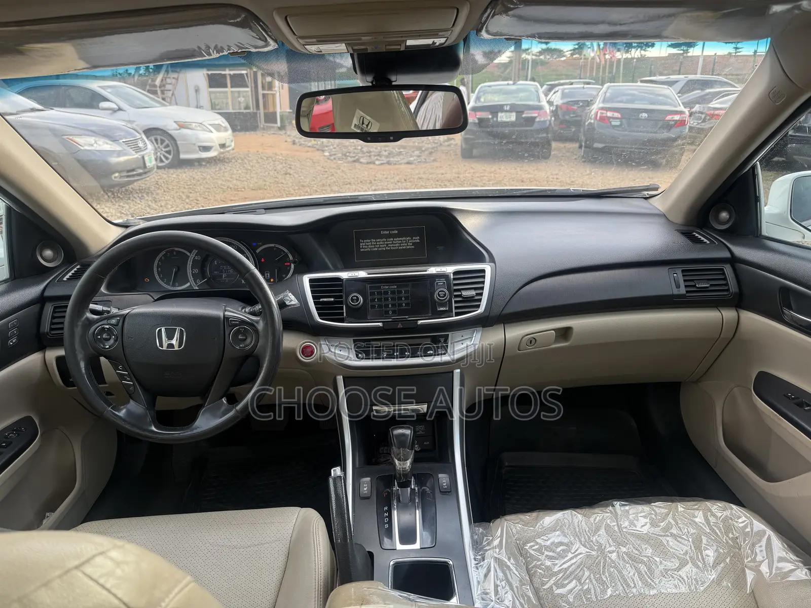 Honda Accord Touring V-6 4dr Sedan (3.5L 6cyl 6A) 2014 White