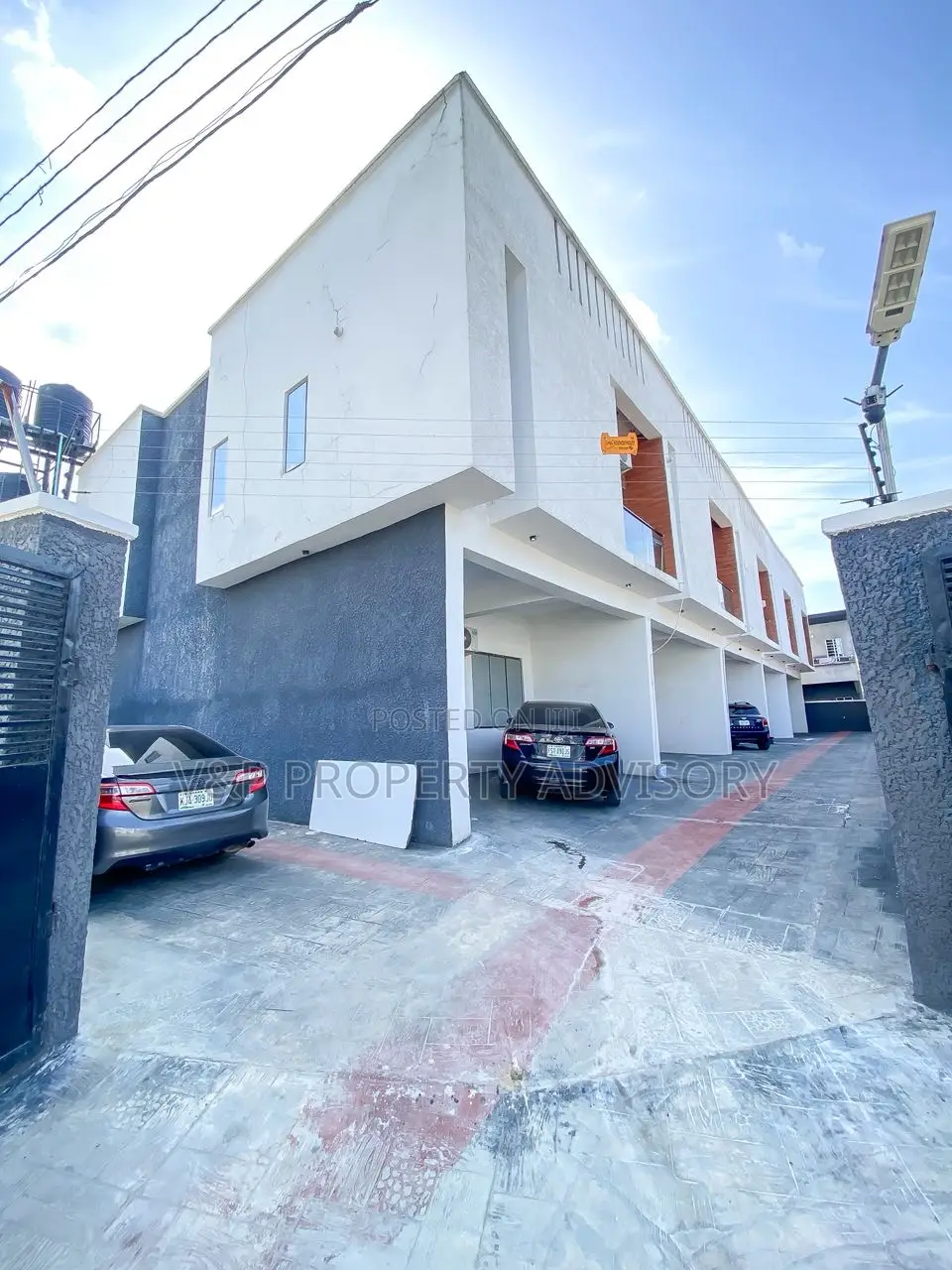 4bdrm Duplex in Orchid Road, Ikota for rent