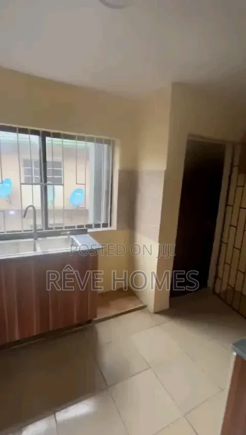 3bdrm Block of Flats in Sabo / Yaba for rent