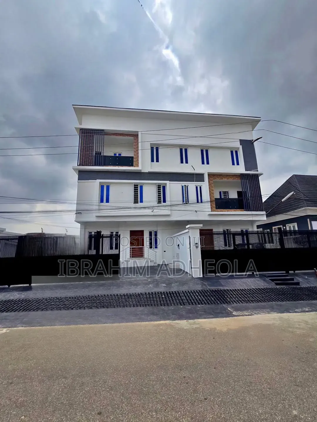 4bdrm Duplex in Opebi for sale