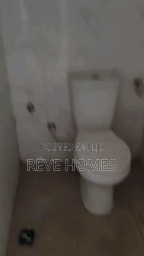 1bdrm Apartment in Adekunle for rent