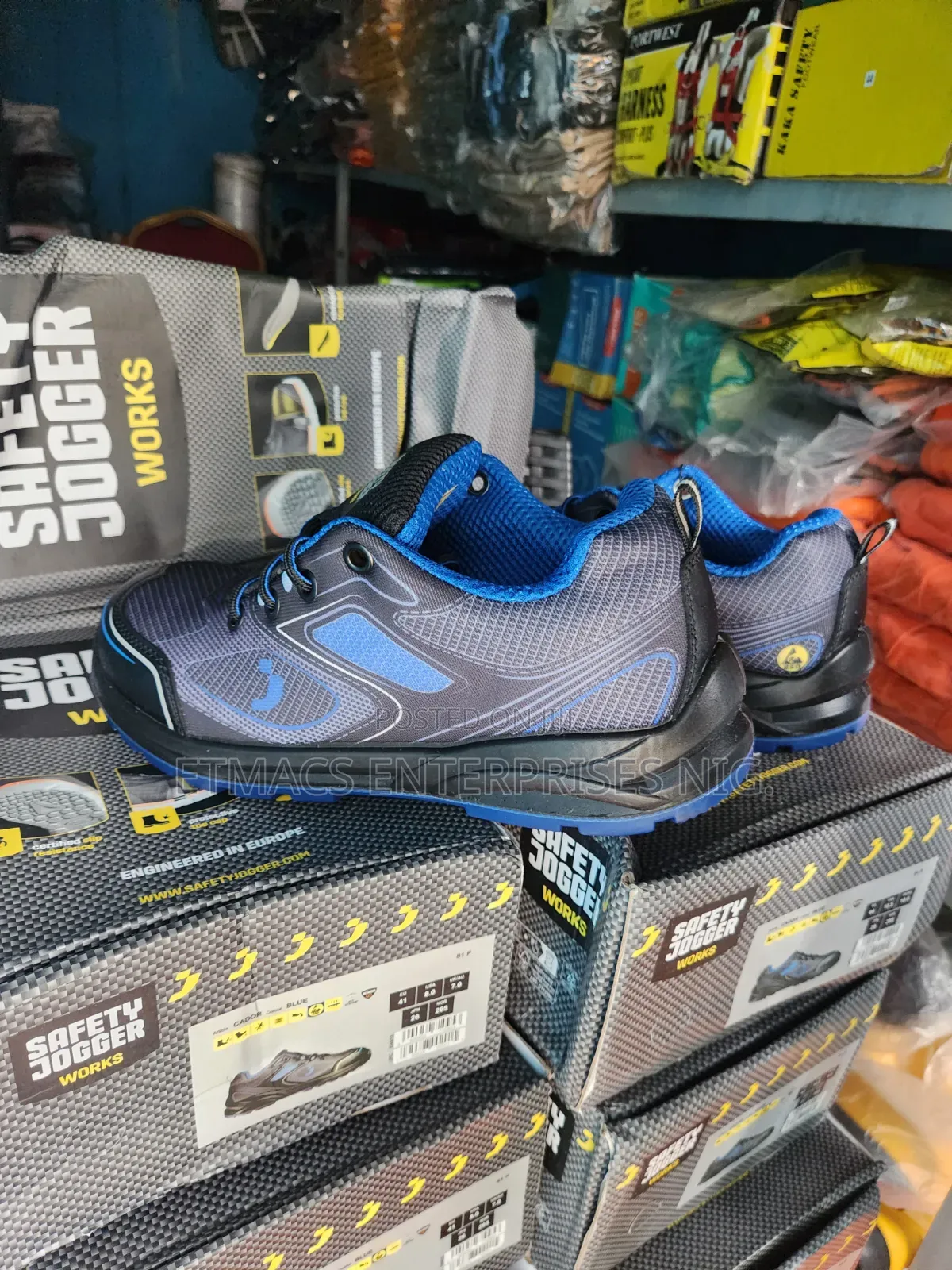 Safety Jogger_ Cador