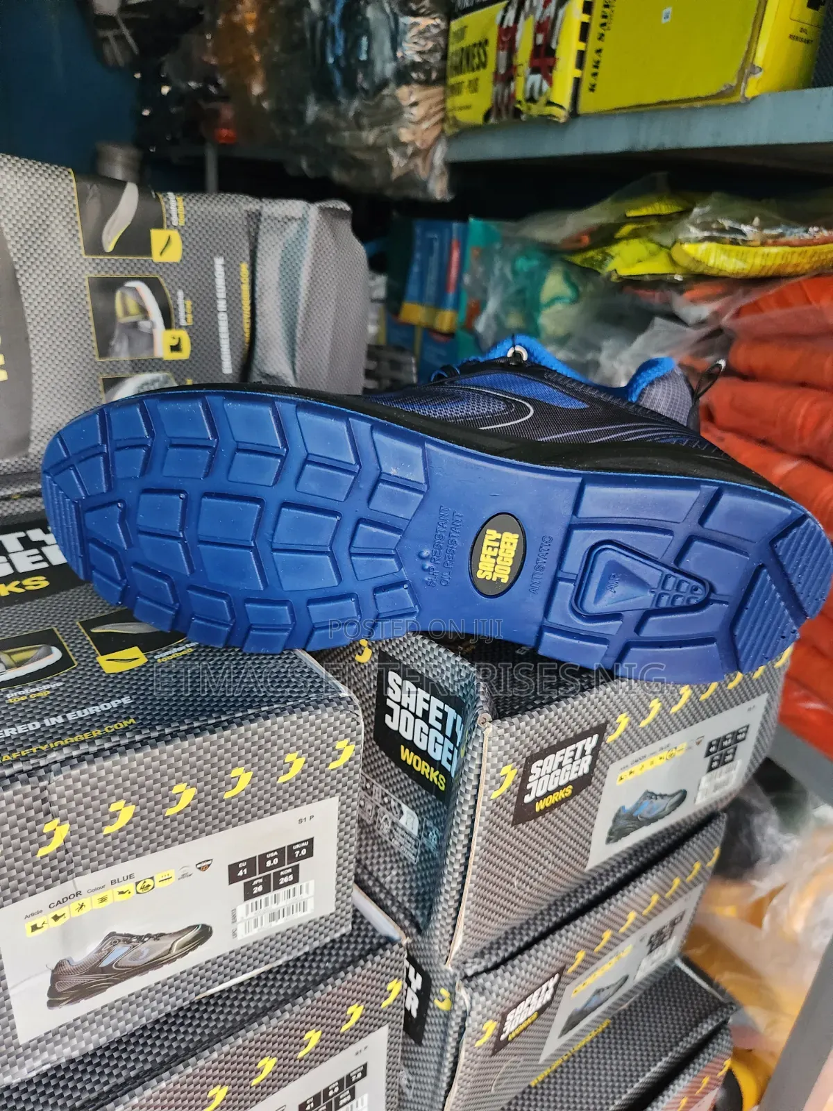 Safety Jogger_ Cador