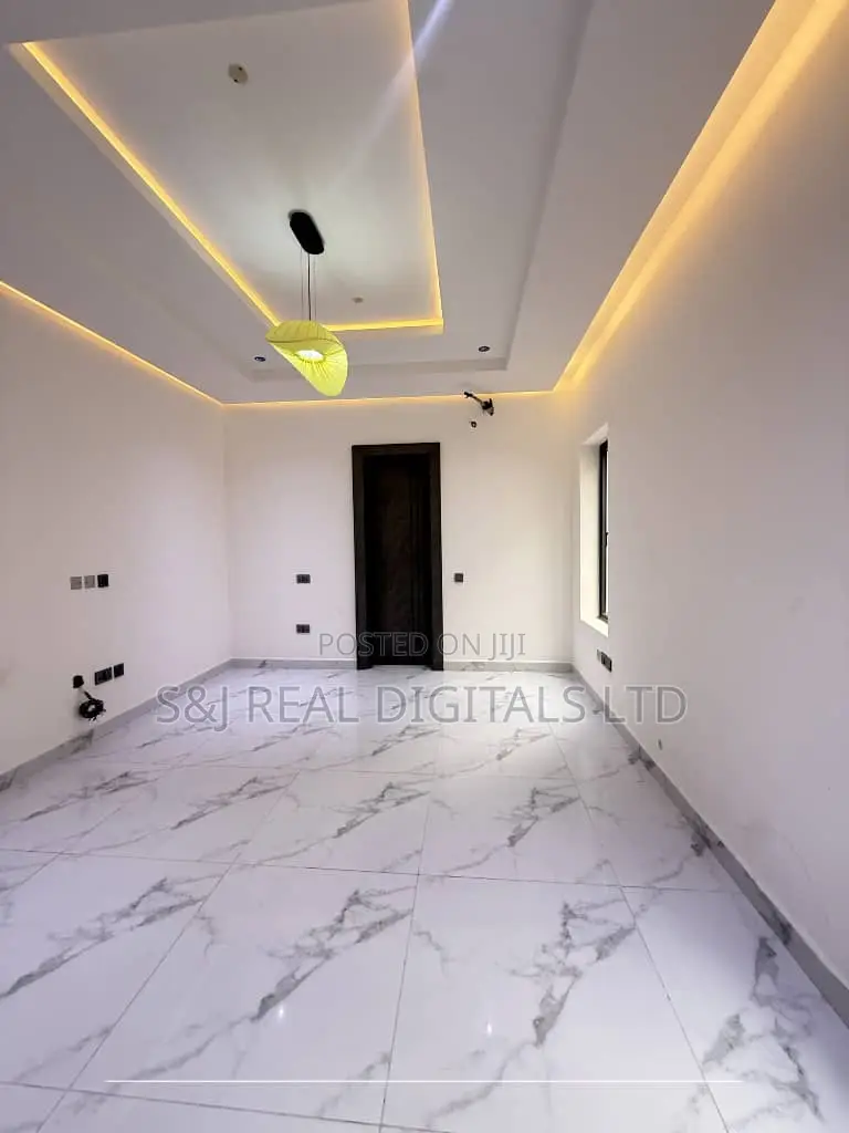 4bdrm Duplex in Utako for sale