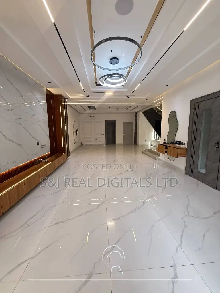 4bdrm Duplex in Utako for sale