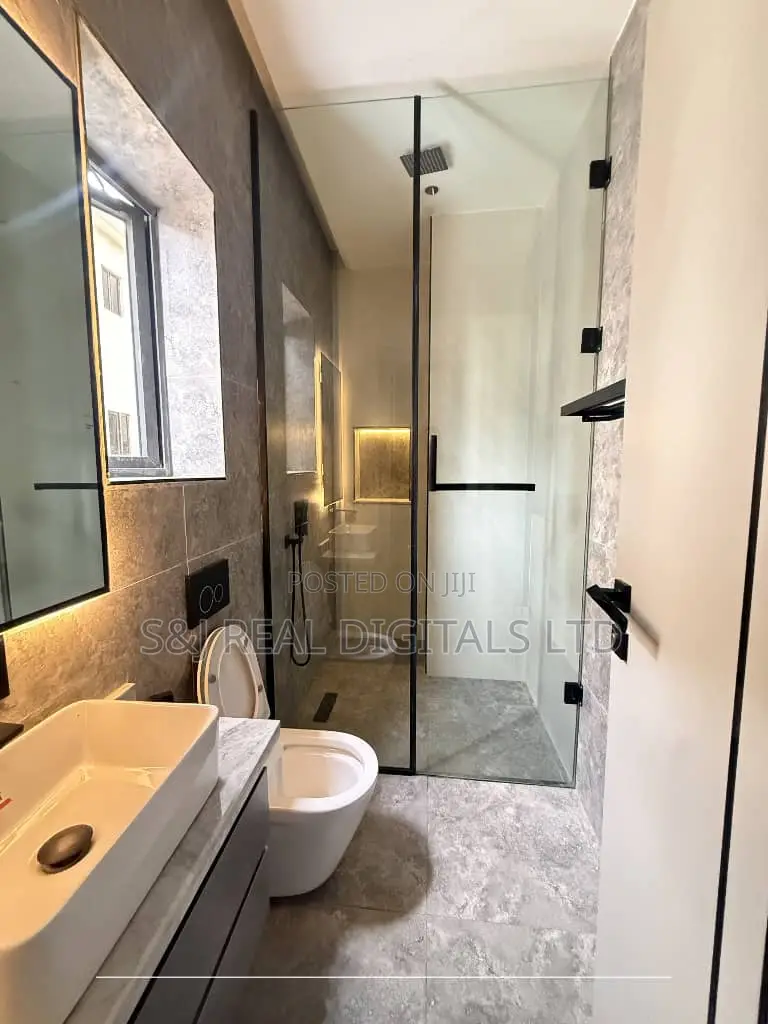 4bdrm Duplex in Utako for sale