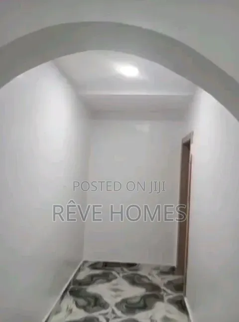 2bdrm Block of Flats in Medina for rent