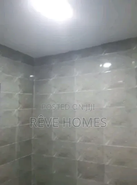 2bdrm Block of Flats in Medina for rent