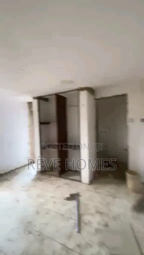 2bdrm Block of Flats in Soluyi for rent