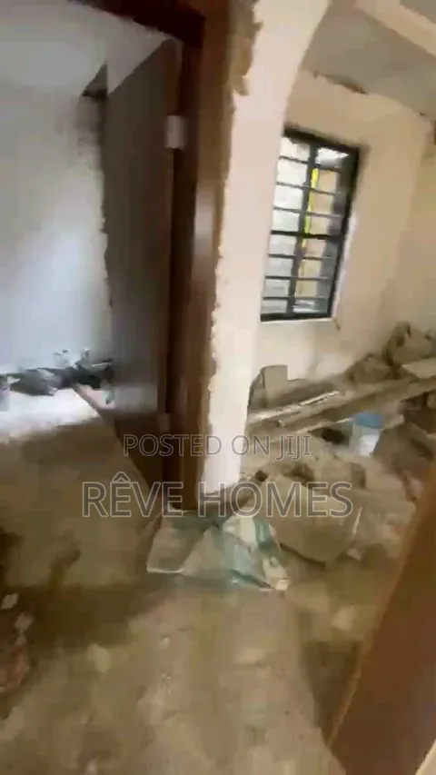 2bdrm Block of Flats in Soluyi for rent