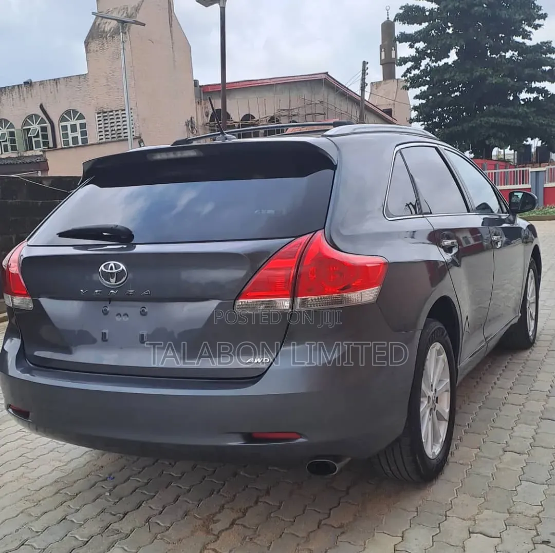 Toyota Venza 2011 Gray