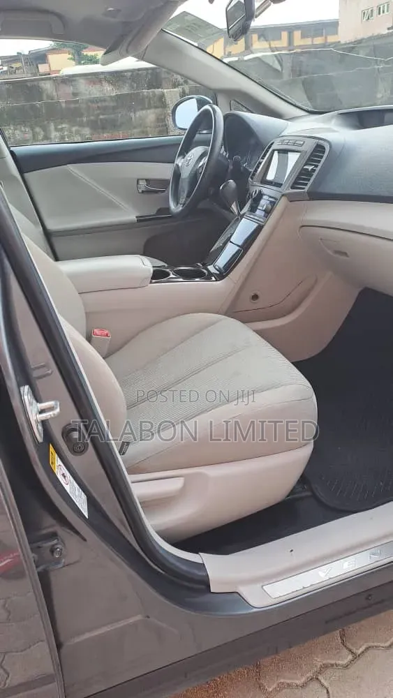 Toyota Venza 2011 Gray