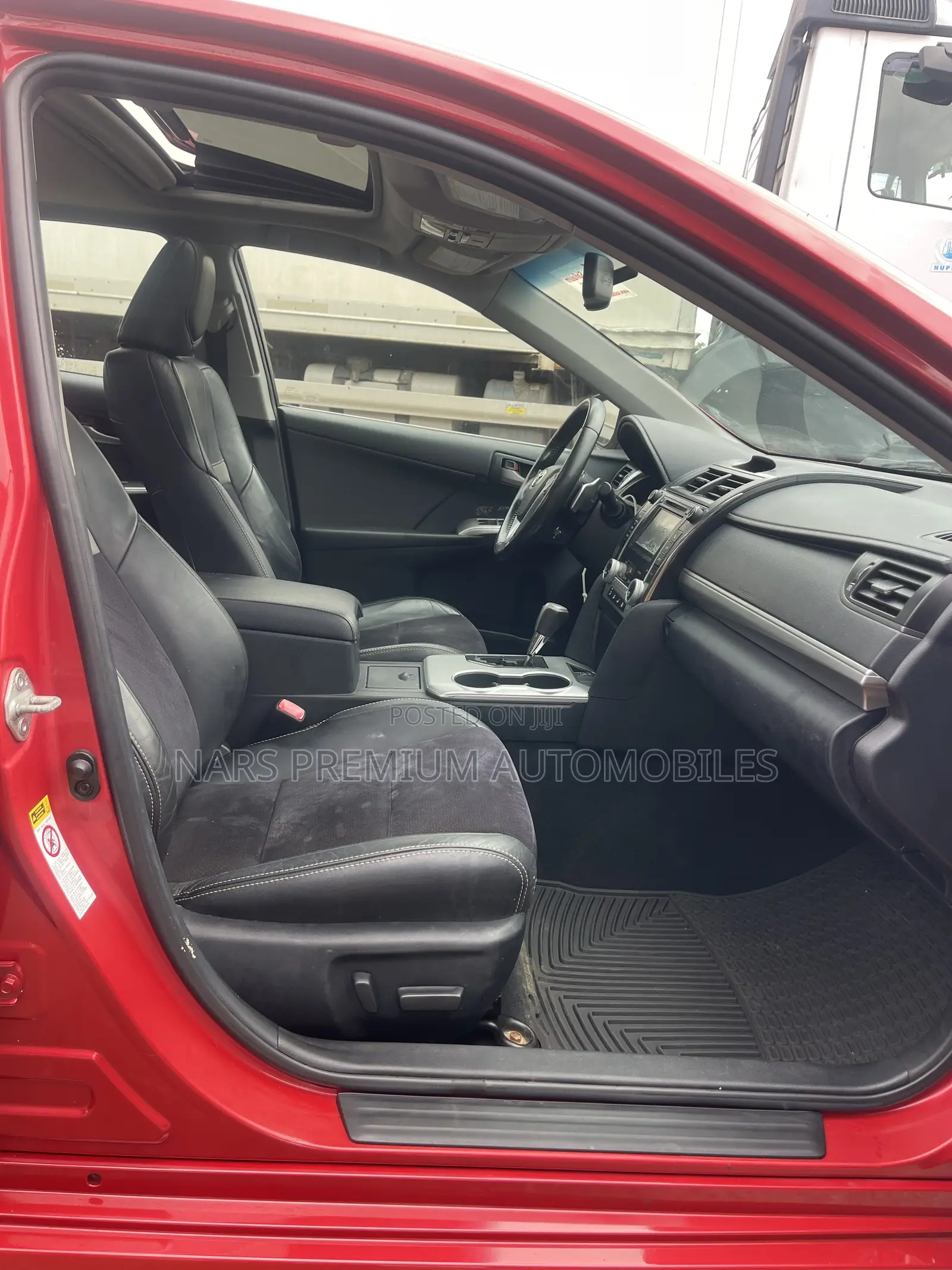 Toyota Camry SE V6 4dr Sedan (3.5L 6cyl 6A) 2012 Red