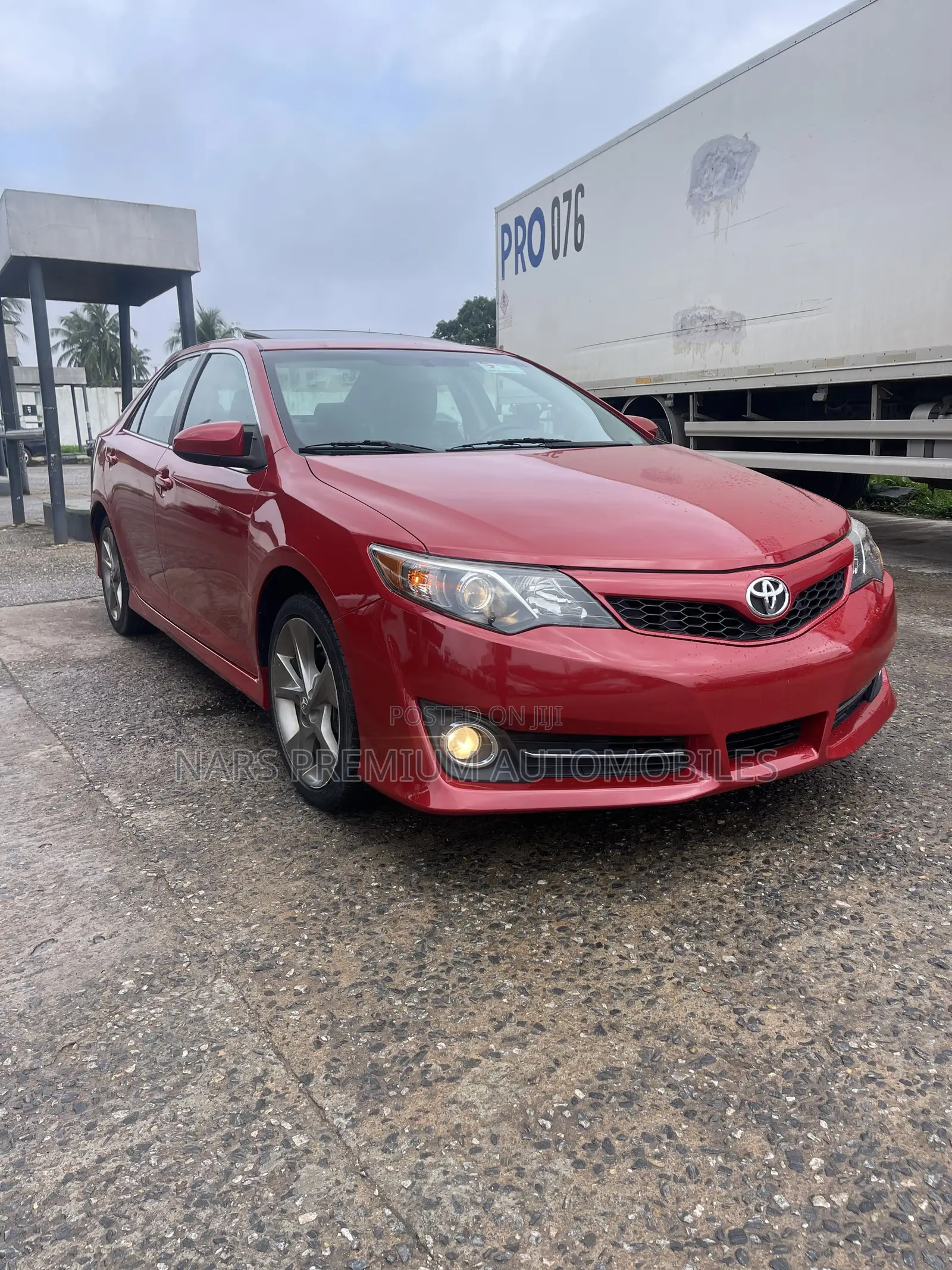 Toyota Camry SE V6 4dr Sedan (3.5L 6cyl 6A) 2012 Red