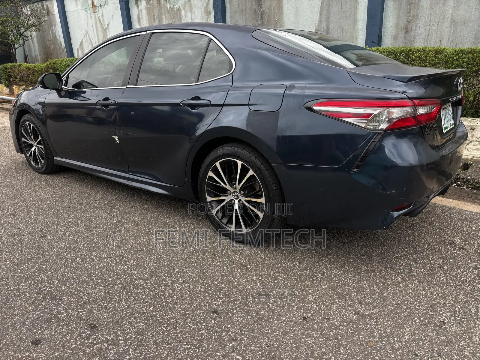 Toyota Camry SE FWD (2.5L 4cyl 8AM) 2018 Blue