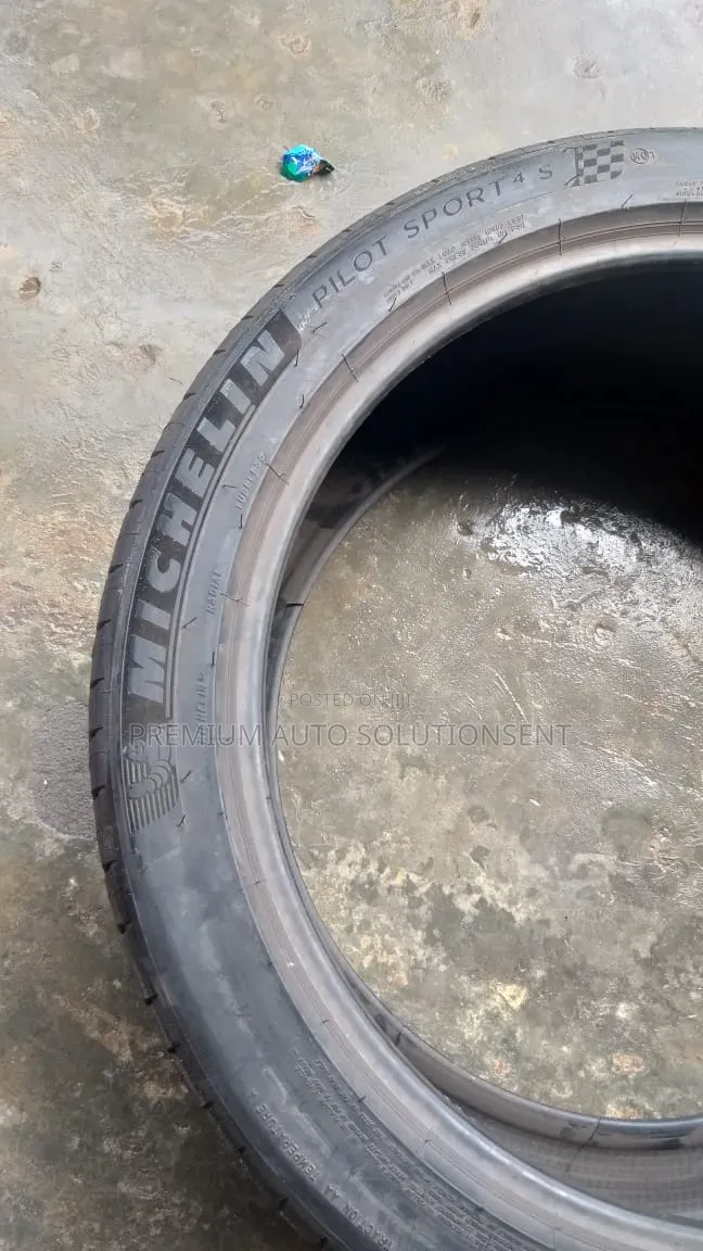Brand New 285/40r23
