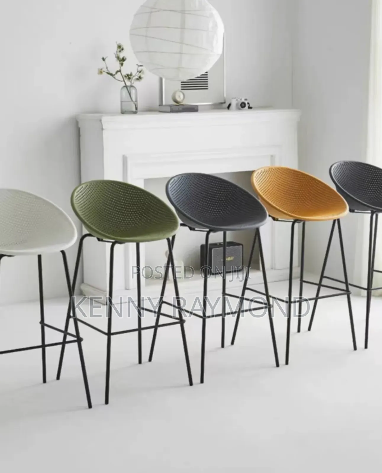 4 Leg Iron Stool Suitable for Kitchen and Bar
