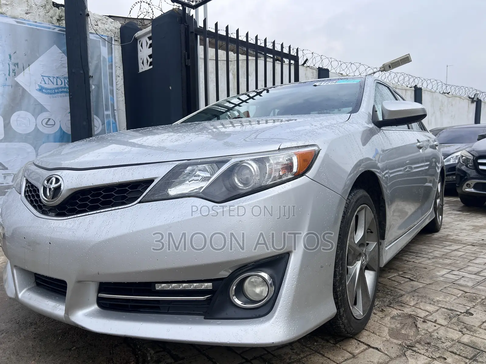 Toyota Camry SE 4dr Sedan (3.5L 6cyl 6A) 2014 Silver