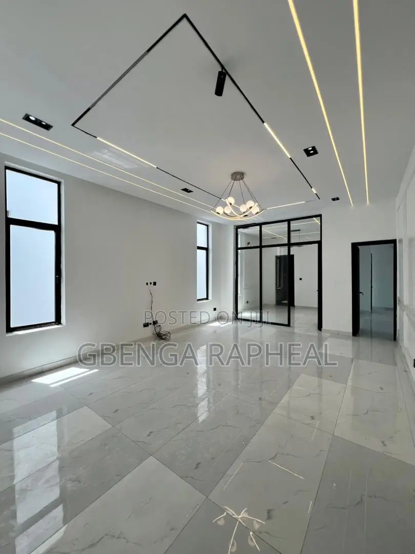 4bdrm Duplex in Chevron, Lekki for sale