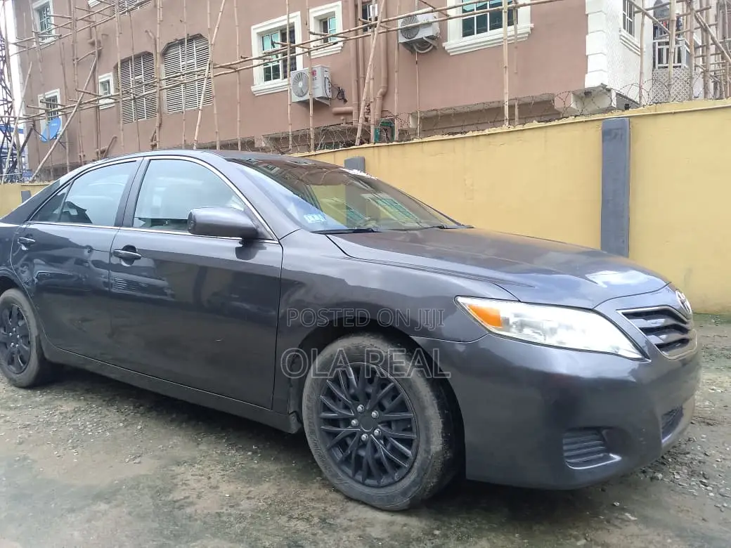 Toyota Camry LE 4dr Sedan (2.5L 4cyl 6AM) 2010 Black
