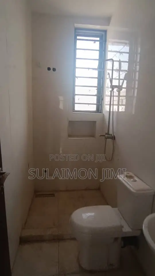 4bdrm Duplex in Hebron Estate, Zone B for sale