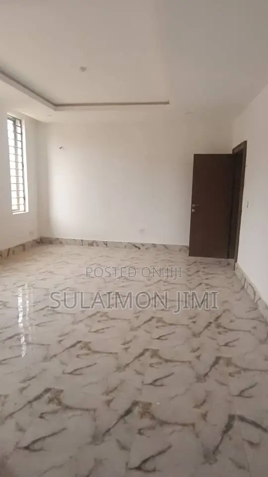 4bdrm Duplex in Hebron Estate, Zone B for sale