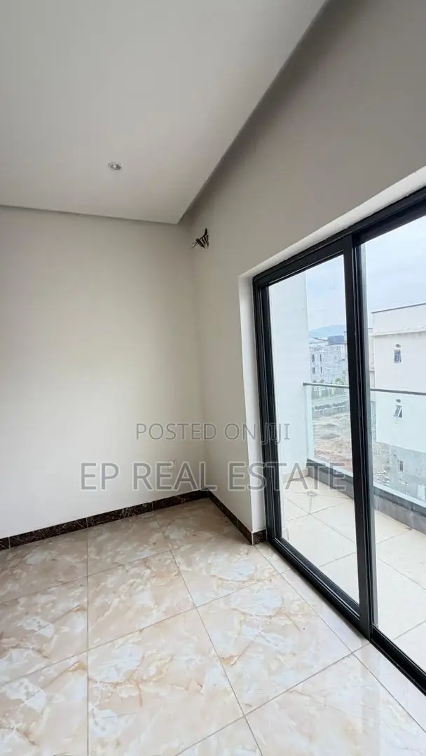 5bdrm Duplex in Wuye for sale