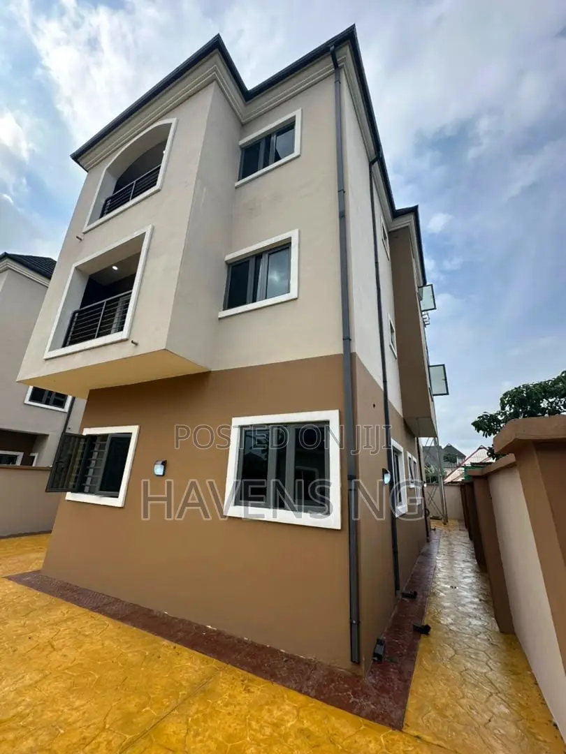 4bdrm House in Obio-Akpor for sale
