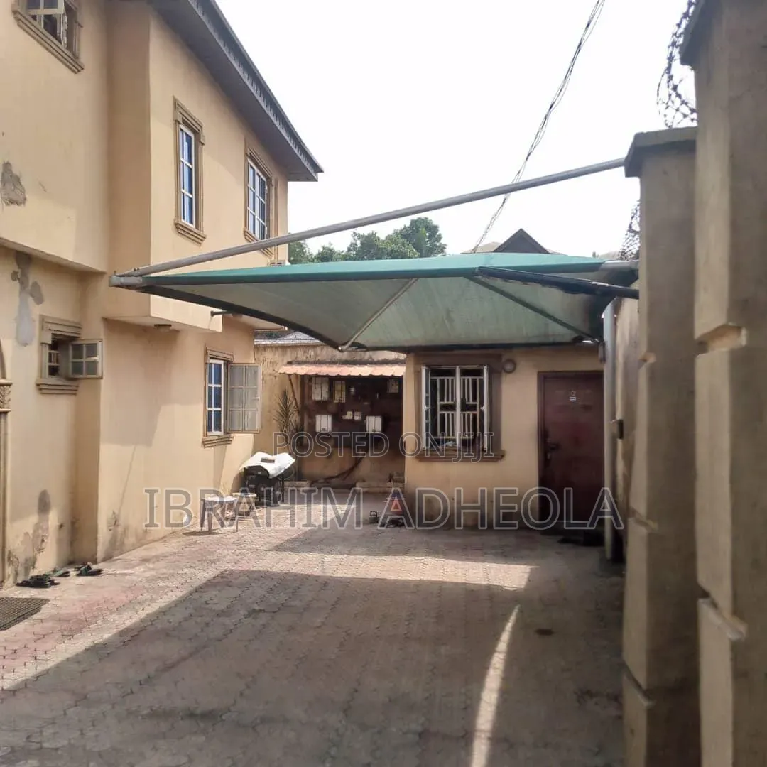 5bdrm Duplex in Isokan Estate Agric for sale