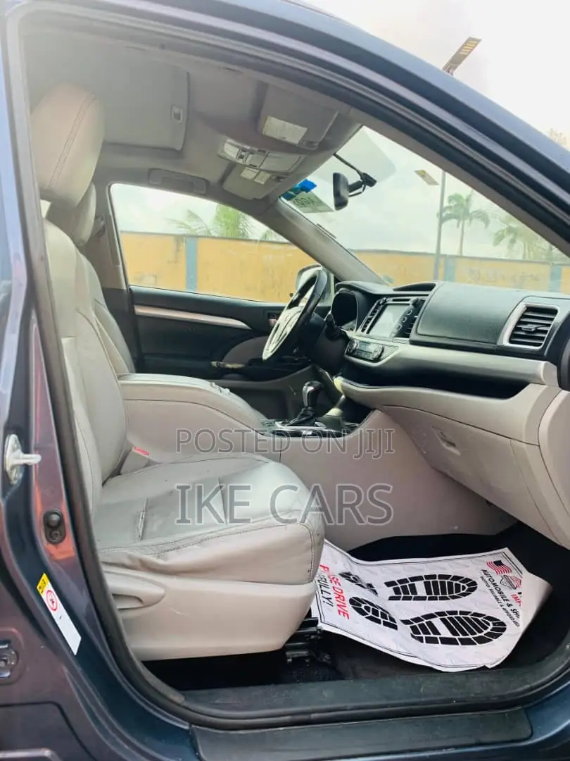 Toyota Highlander XLE 4dr SUV AWD (3.5L 6cyl 6A) 2014 Blue