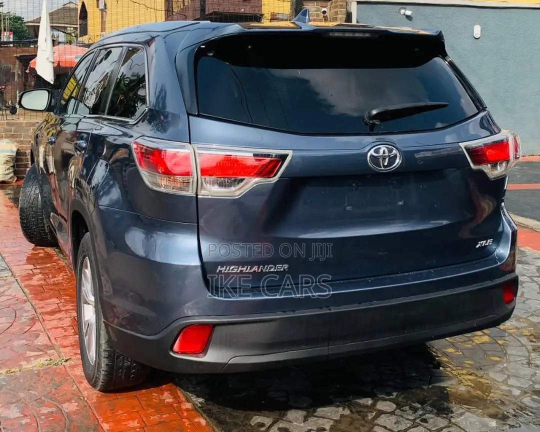 Toyota Highlander XLE 4dr SUV AWD (3.5L 6cyl 6A) 2014 Blue