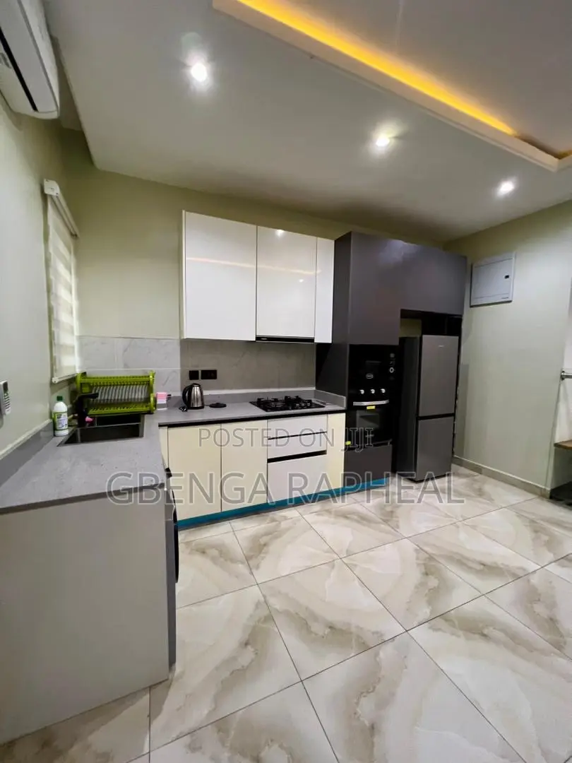 2bdrm Penthouse in Lekki Phase One for sale