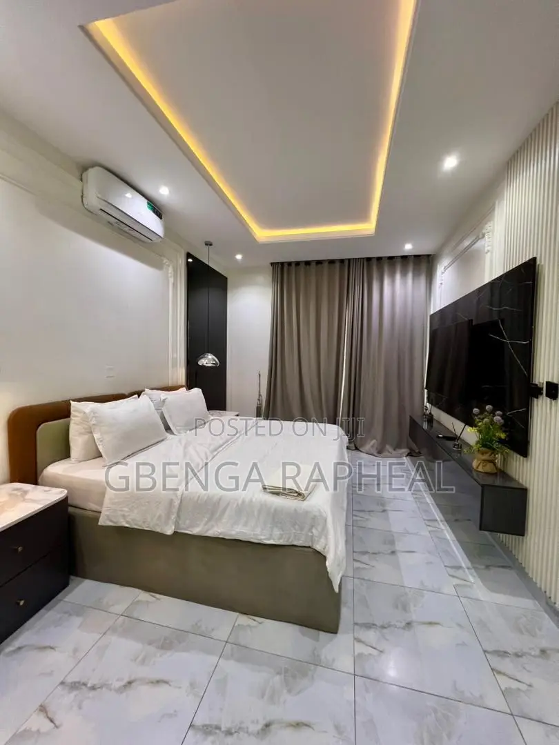 2bdrm Penthouse in Lekki Phase One for sale