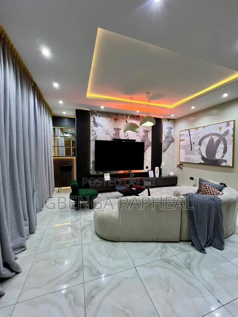 2bdrm Penthouse in Lekki Phase One for sale