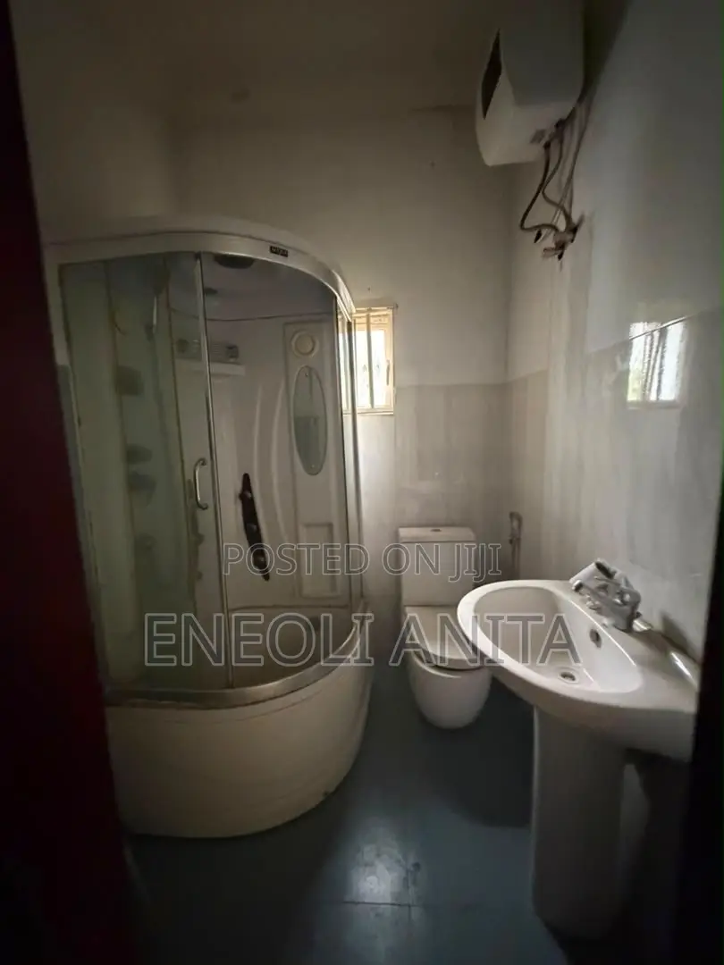 3bdrm Block of Flats in Jabi for rent
