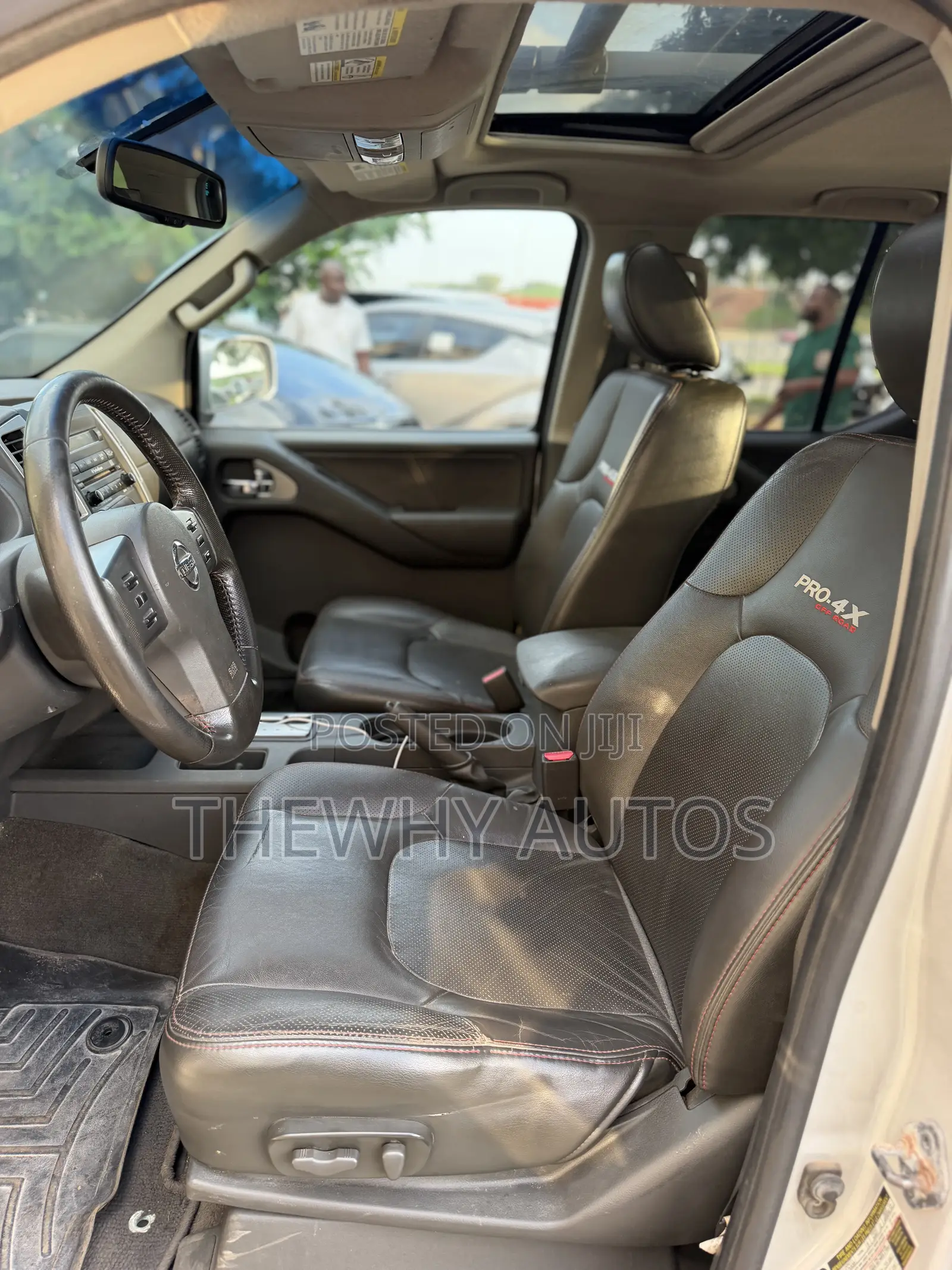 Nissan Frontier Crew Cab PRO-4X 2012 Silver