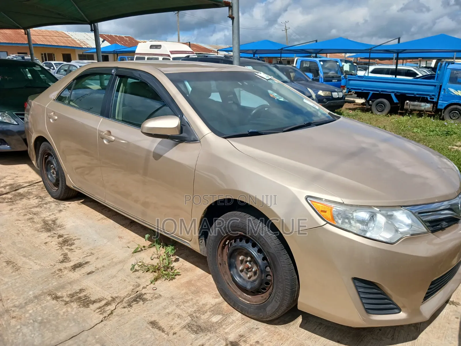 Toyota Camry 2012 Gold