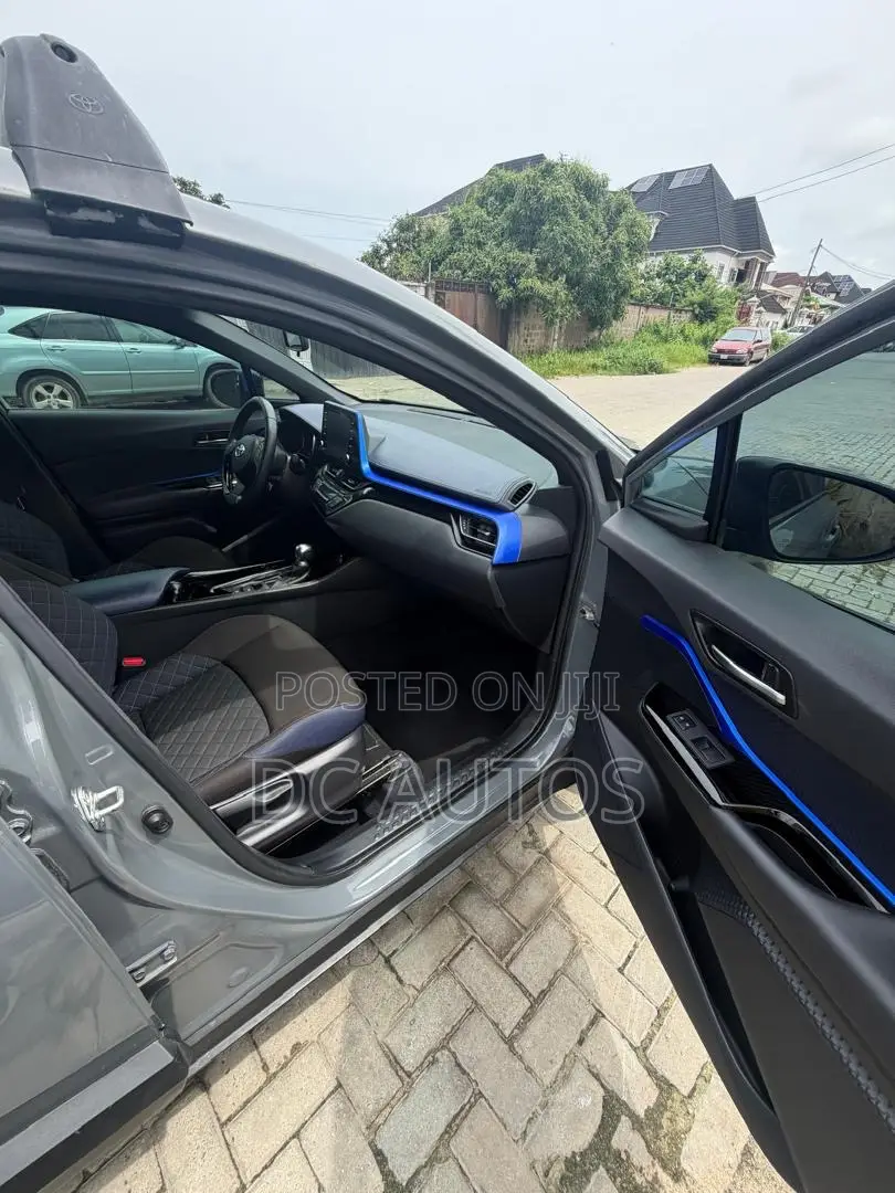 Toyota C-HR 2020 Gray