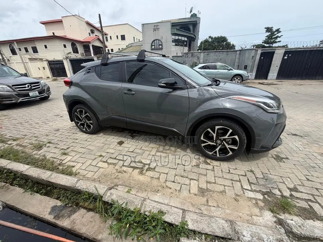 Toyota C-HR 2020 Gray