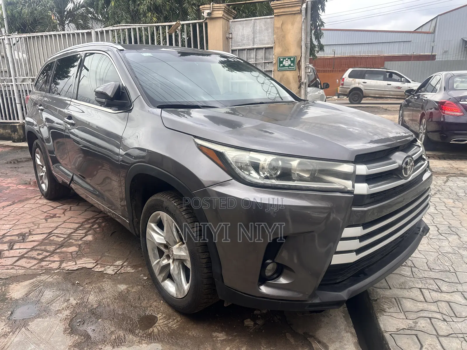 Toyota Highlander Limited 4dr SUV AWD (3.5L 6cyl 6A) 2014 Gray