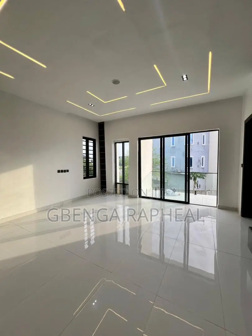 4bdrm Duplex in Ajah for sale