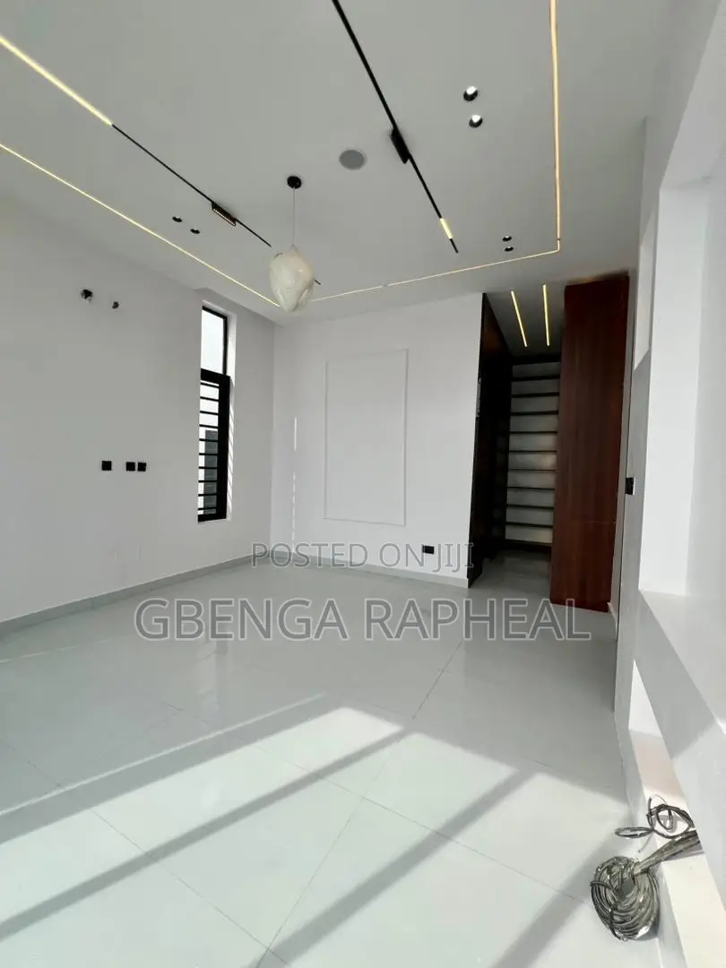 4bdrm Duplex in Ikota, Lekki for sale