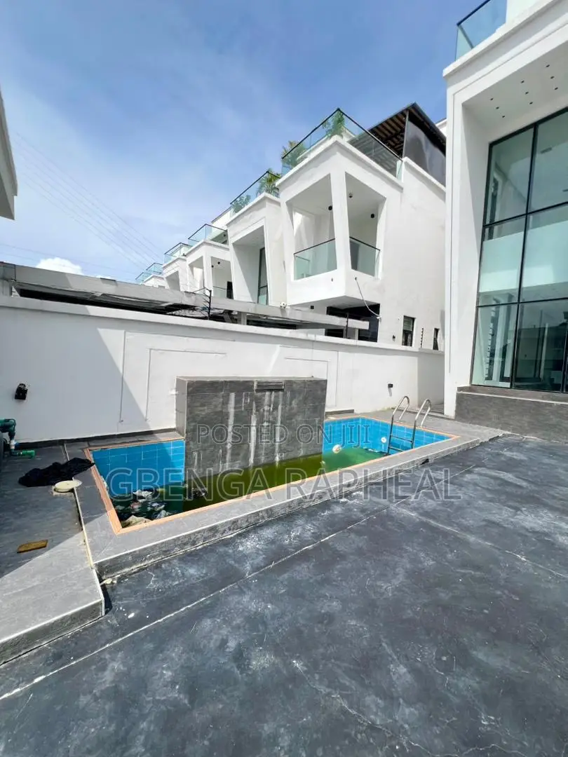 5bdrm Duplex in Lekki for sale