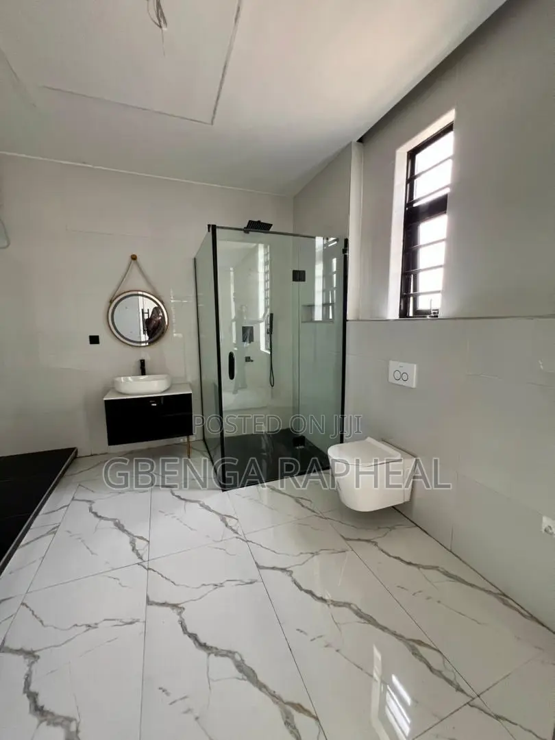 5bdrm Duplex in Lekki for sale