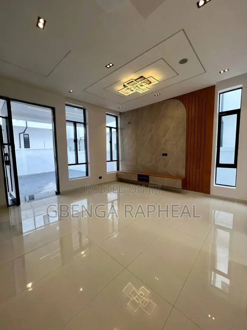 4bdrm Duplex in Ikota Lagos for sale