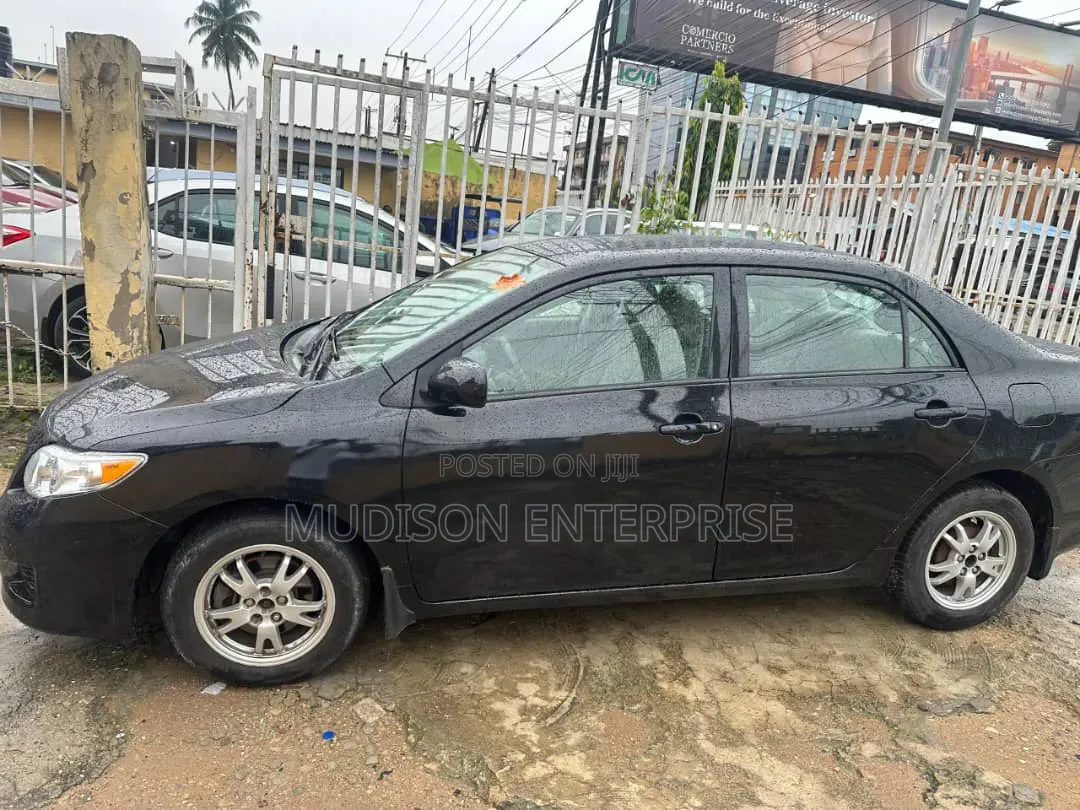 Toyota Corolla 2011 Black