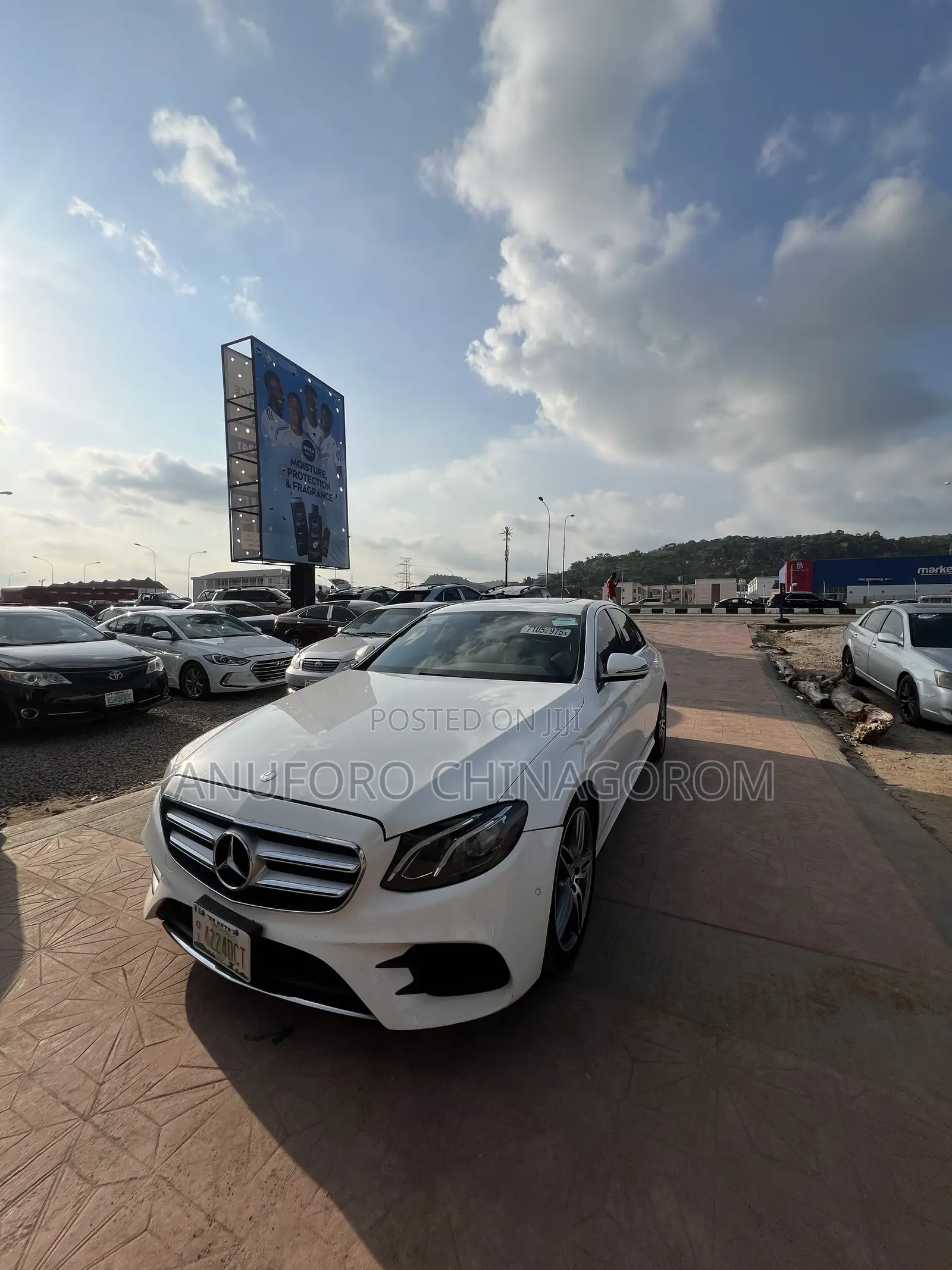 Mercedes-Benz 300E 2017 White