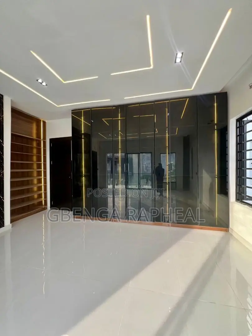 4bdrm Duplex in Ajah for sale