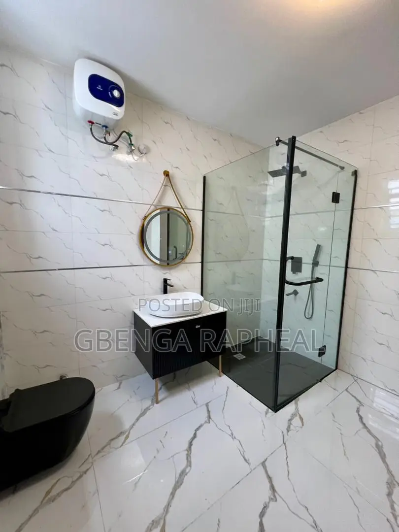 5bdrm Duplex in Phase One for sale