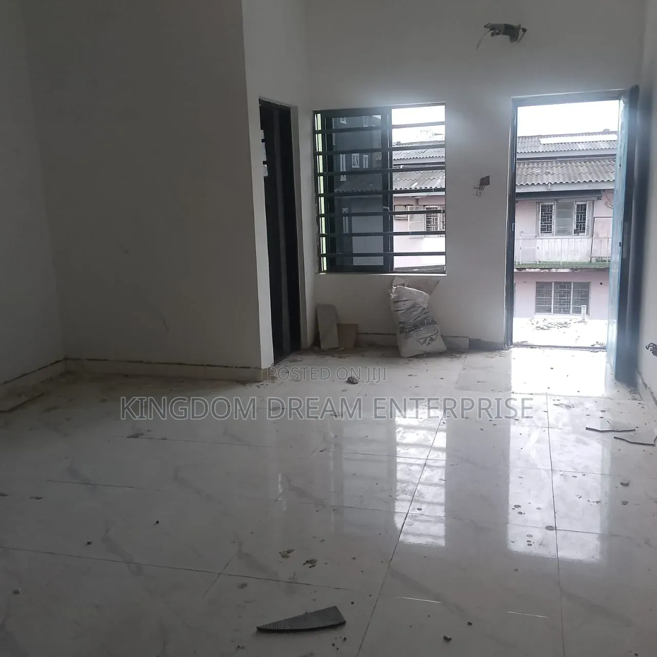 3bdrm Apartment in Yaba, Adekunle for rent